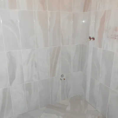 Zagrebskiy 3 Spb Oblitsovka Vannoy Plitkoy