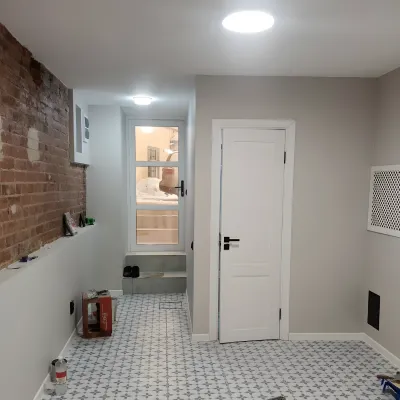 Remont Pomesenia Na Cajkovskogo Spb Stena Cisenyj Kirpic