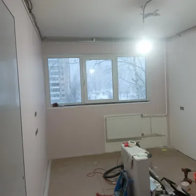 Remont Kvartiry Na Siren Bulvare Kvartsvinilovyy Laminat Interer 
