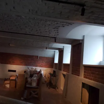 Kapitalnyy Remont Pomeshcheniya Tsokolnyy Etazh Bar